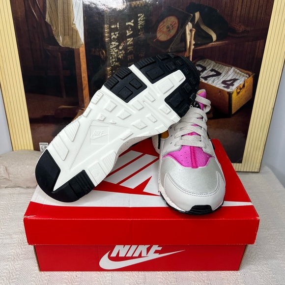 'Huarache Run' (GS) - Picture 5 of 6